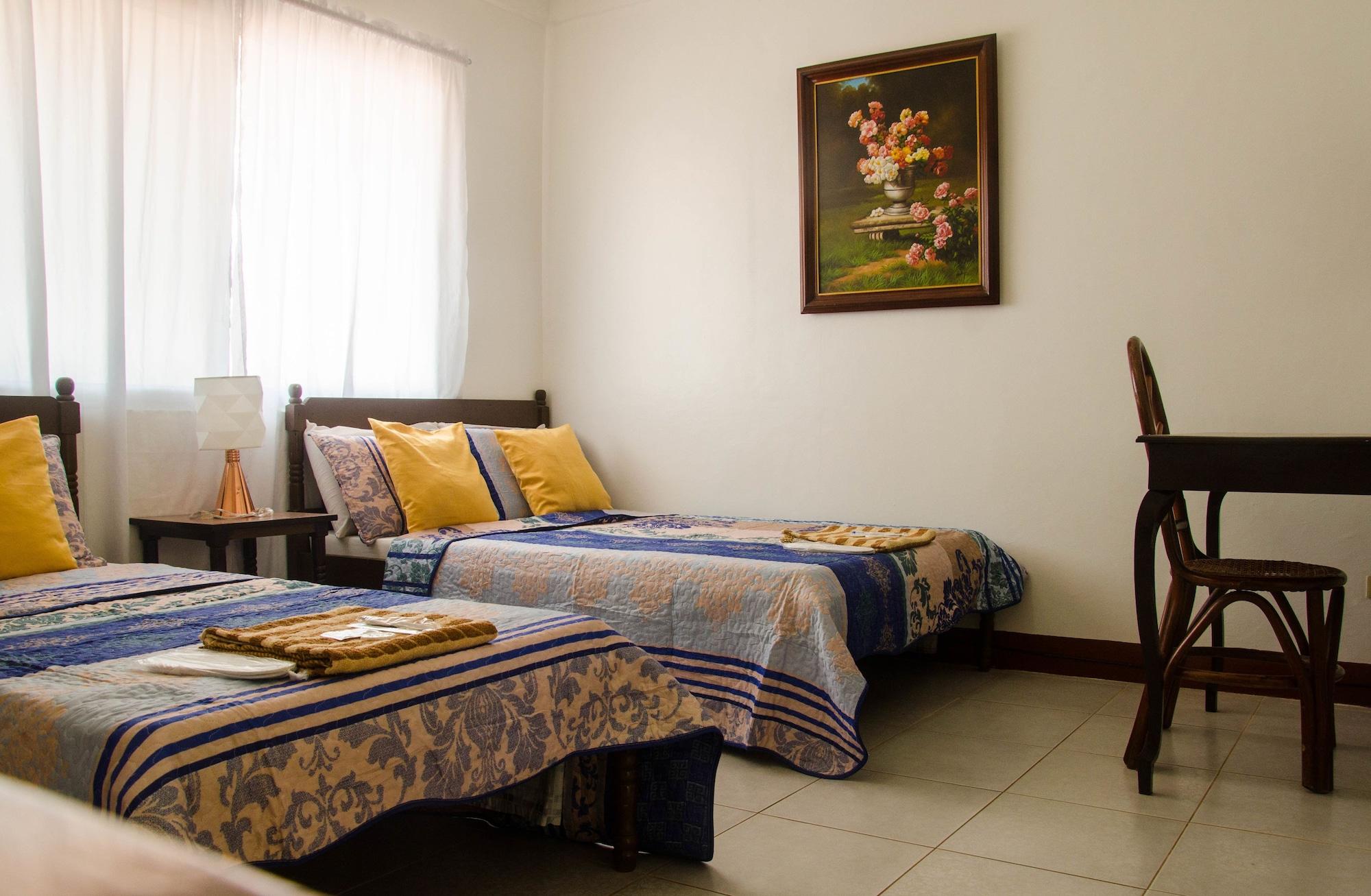 Lola Itang Pension House Tiniguiban Exterior foto
